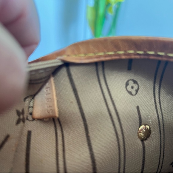 Neverfull MM in Monogram - Picture 16 of 17